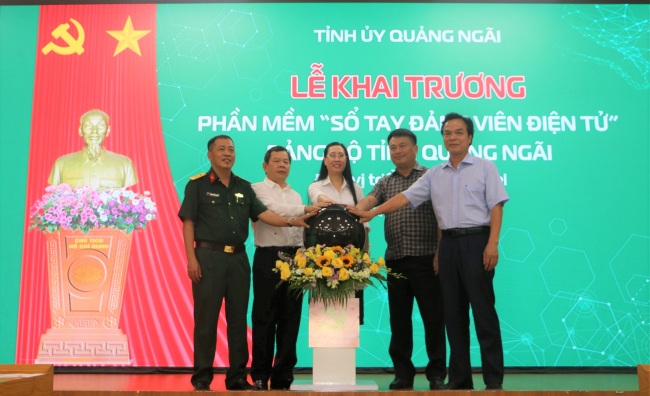 Khai trương phần mềm “Sổ tay đảng viên điện tử” Đảng bộ tỉnh Quảng Ngãi