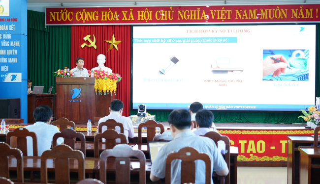 Tập huấn sử dụng các hệ thống thông tin dùng chung theo mô hình chính quyền địa phương 2 cấp
