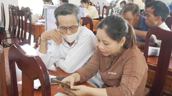 Quảng Ngãi: Phong trào “Bình dân học vụ số” – Cuộc vận động toàn dân đưa kỹ năng số đến “từng ngõ, từng nhà”